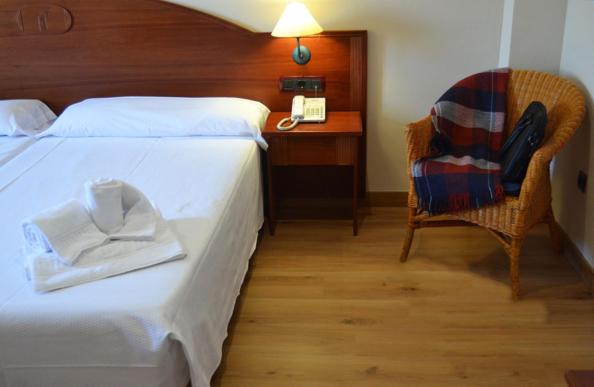 Hotel Reyes Ziries Albolote Zewnętrze zdjęcie