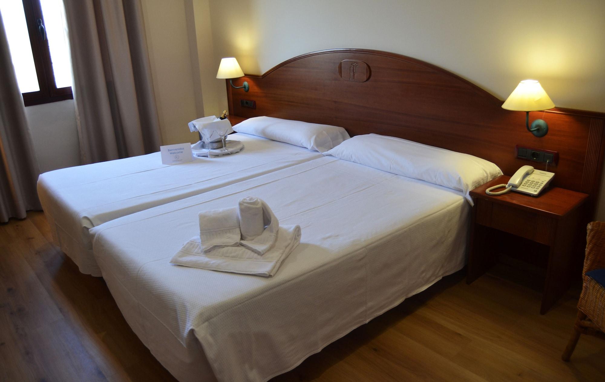 Hotel Reyes Ziries Albolote Zewnętrze zdjęcie