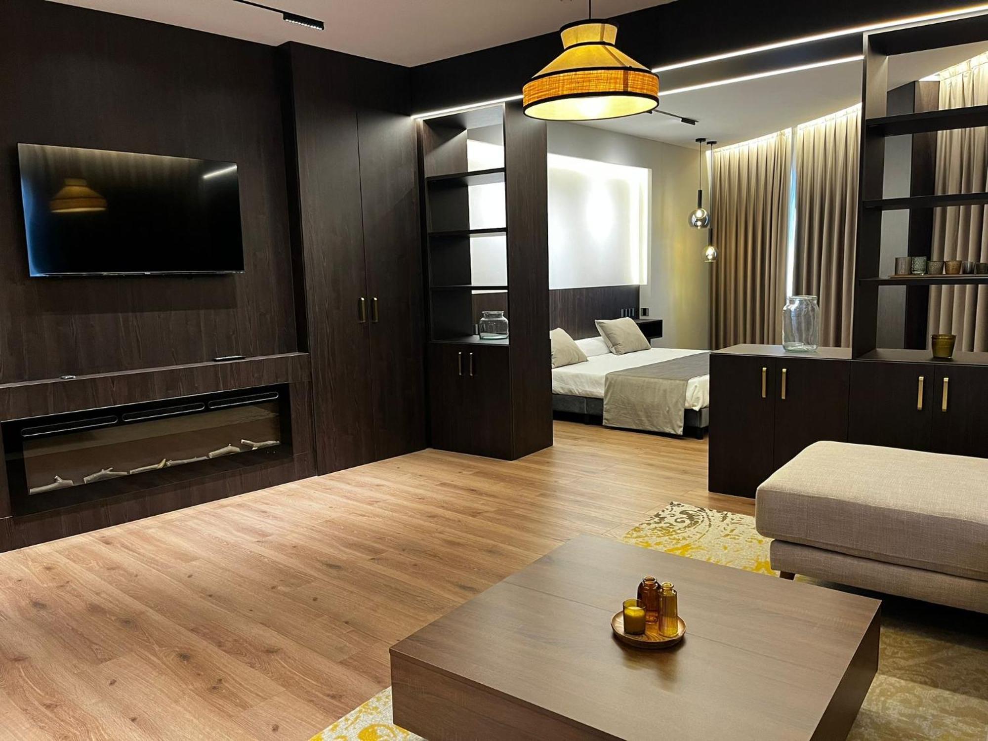 Hotel Reyes Ziries Albolote Zewnętrze zdjęcie