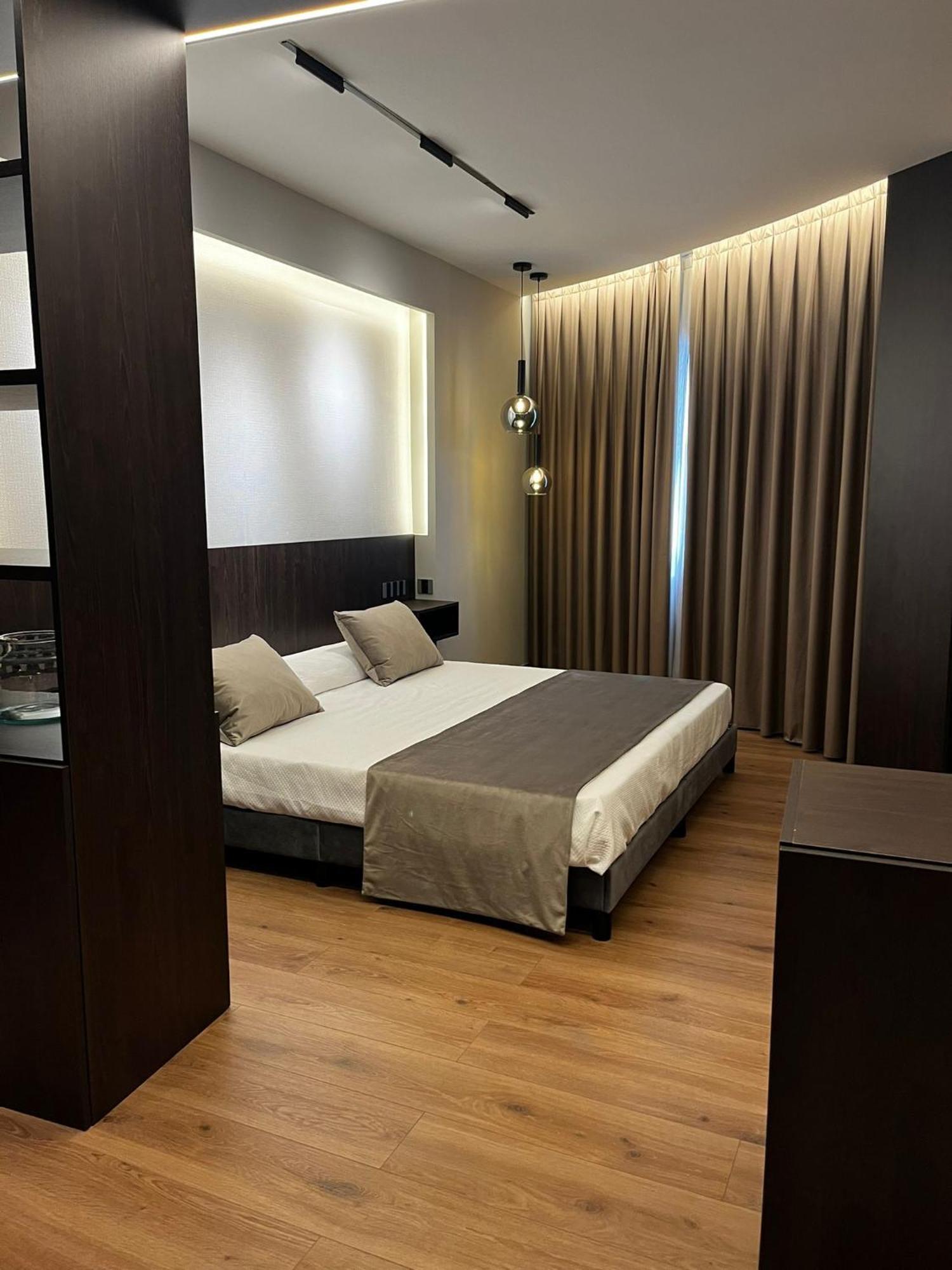 Hotel Reyes Ziries Albolote Zewnętrze zdjęcie