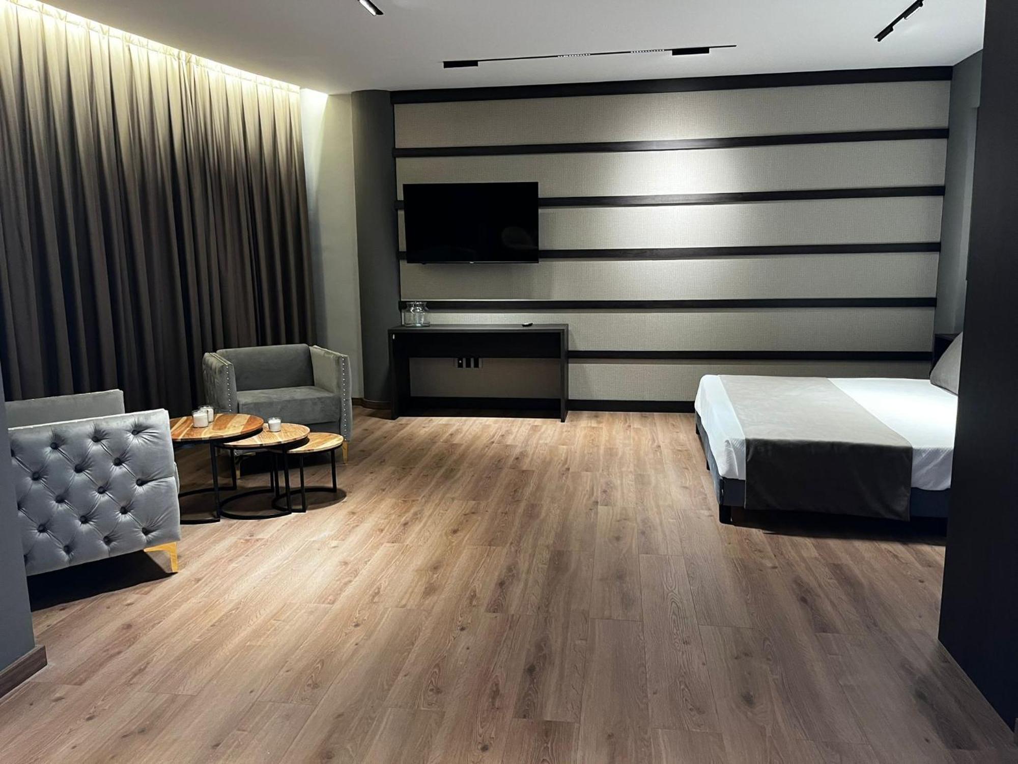 Hotel Reyes Ziries Albolote Zewnętrze zdjęcie