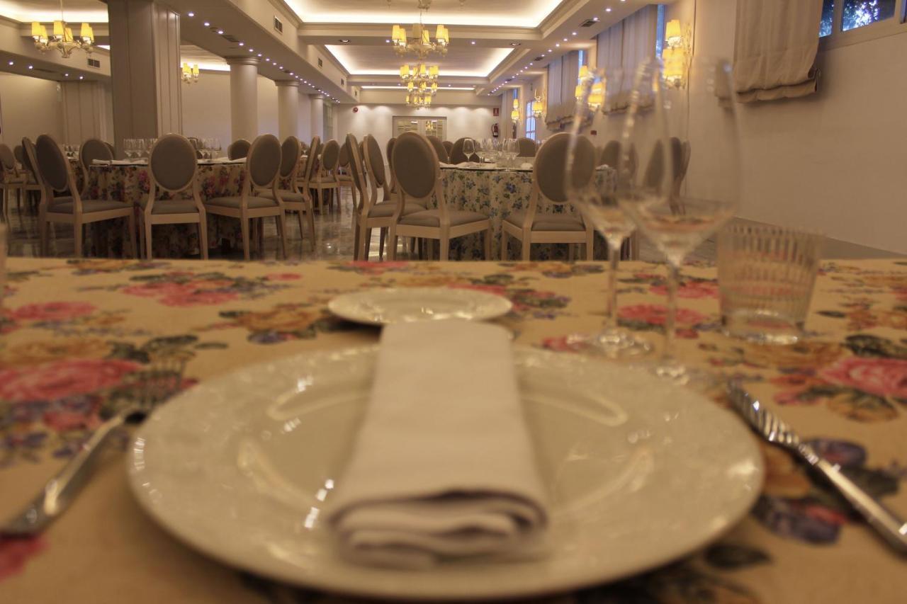 Hotel Reyes Ziries Albolote Zewnętrze zdjęcie